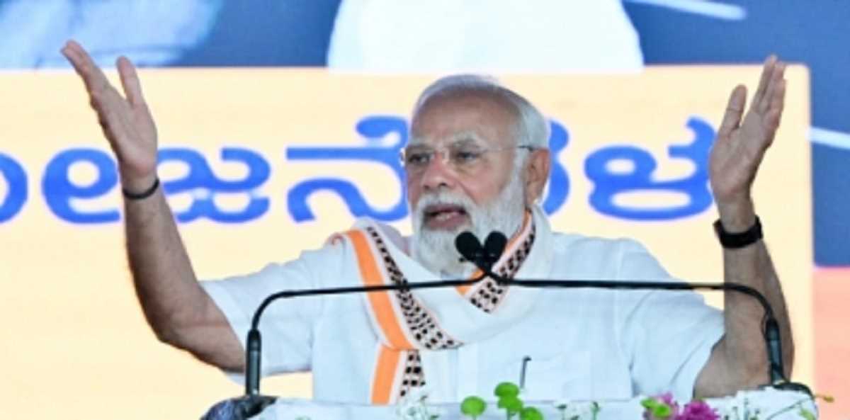 कांग्रेस को मेरी कब्र की चिंता, मुझे विकास की : पीएम मोदी कांग्रेस को मेरी कब्र की चिंता, मुझे विकास की : पीएम मोदी